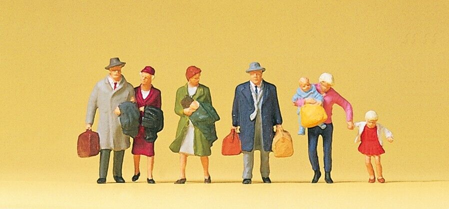 Preiser 10511 Pedestrians Walking Passengers Package HO Model Figure 1:87