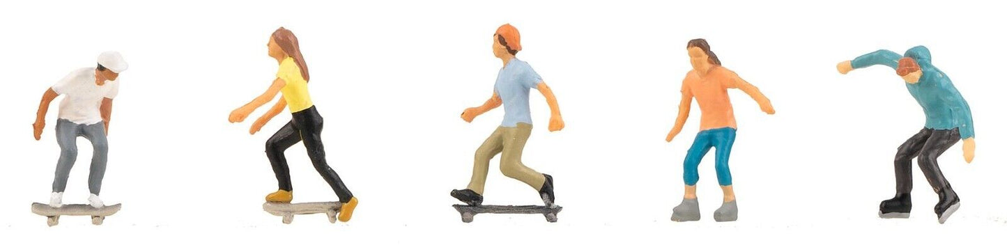 Faller 151652 While skating 1/87 AMAZING DETAIL