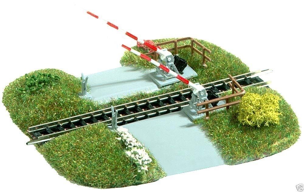 Busch 8023 Level crossing spur N suberb detail