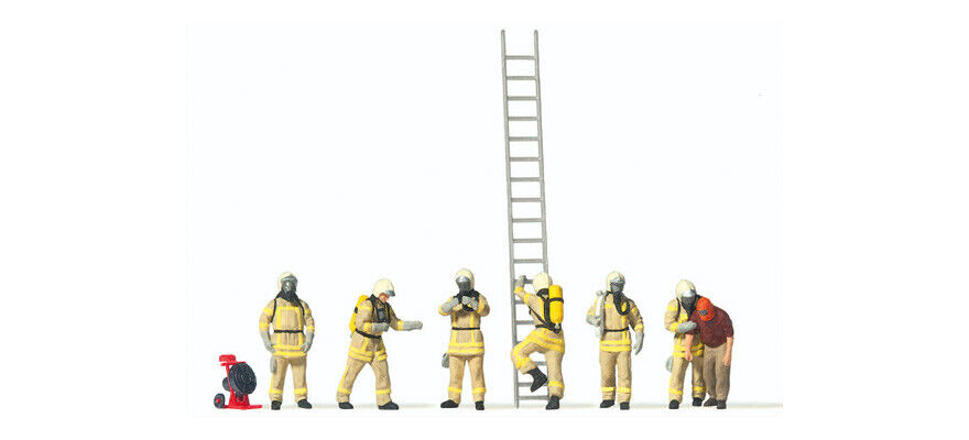 Preiser 10774 Firefighters amaizing detail .
