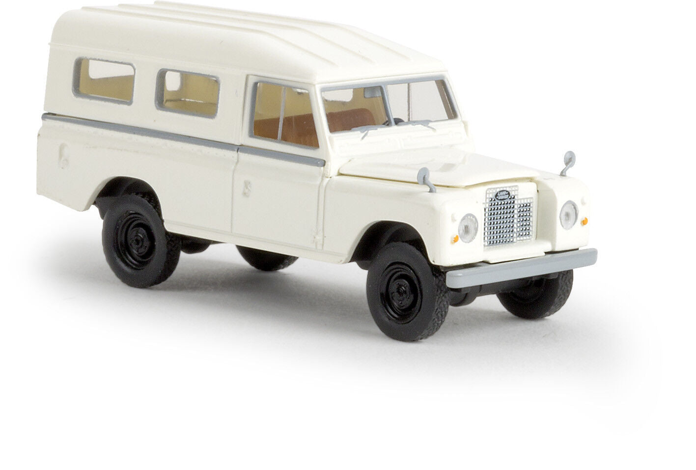 Brekina 13775 Land Rover 109 geschlossen, weiß von Starmada 1:87