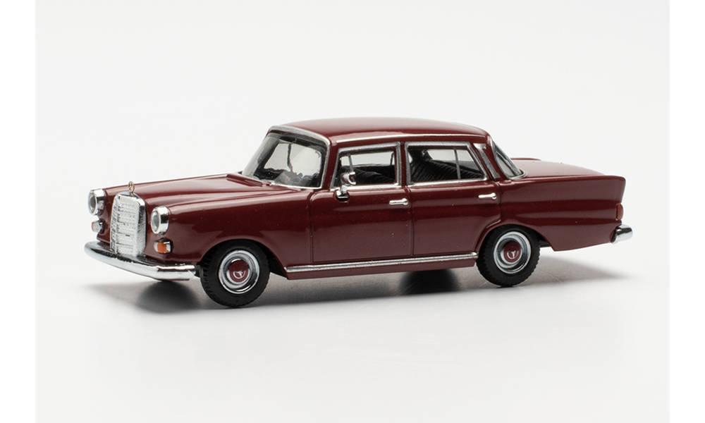 HERPA 420457-002 MERCEDES-BENZ 200 HECKFLOSSE, WEINROT 1:87