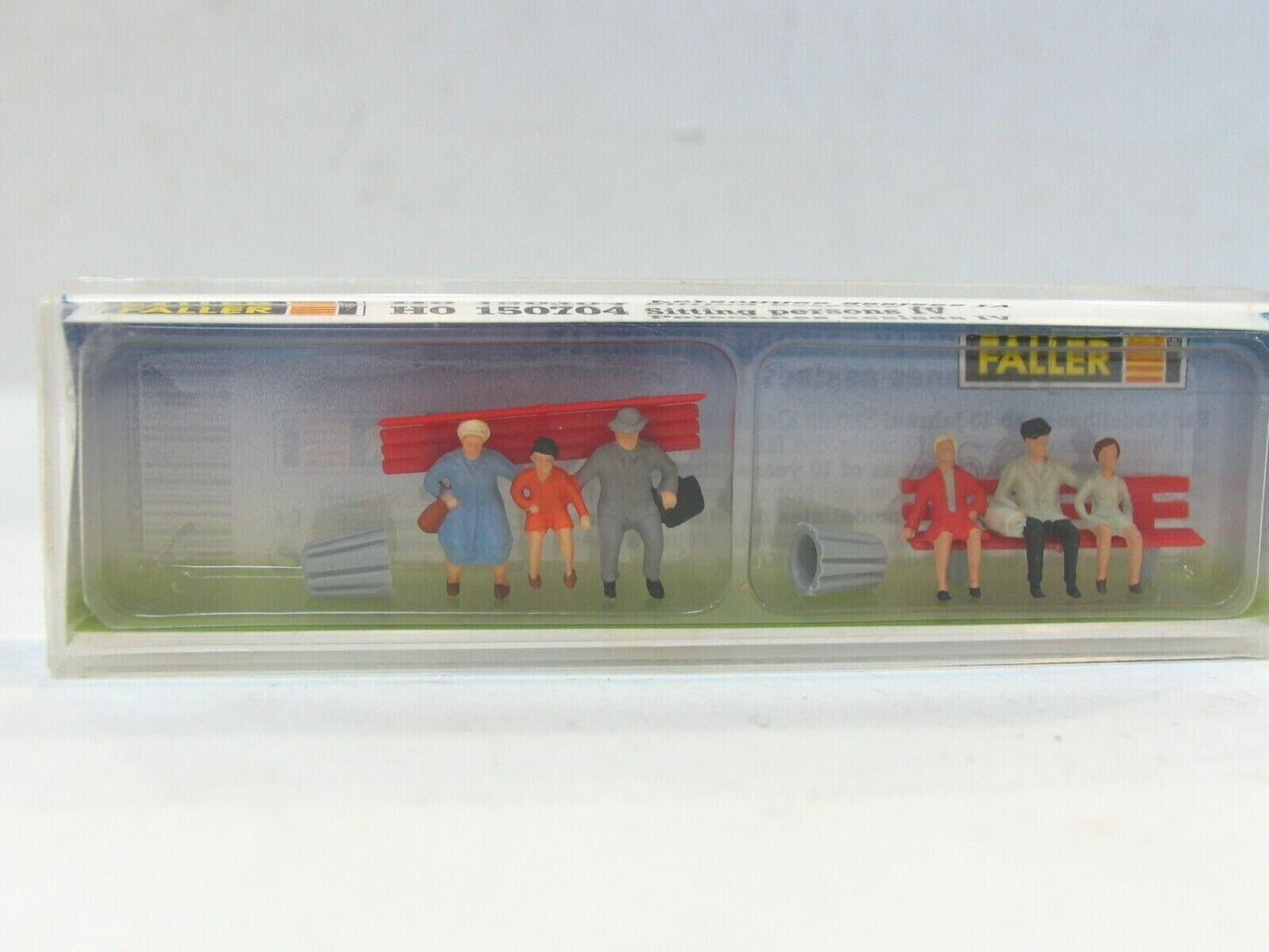 FALLER 150704 Sitzende IV 1:87