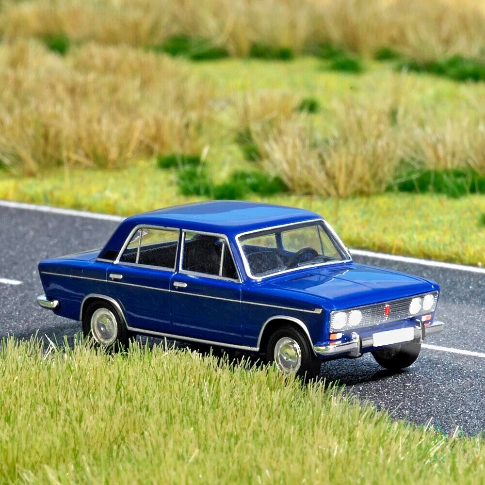 Busch 5660 Lada 1500 features working head and tail lights H0 1:87