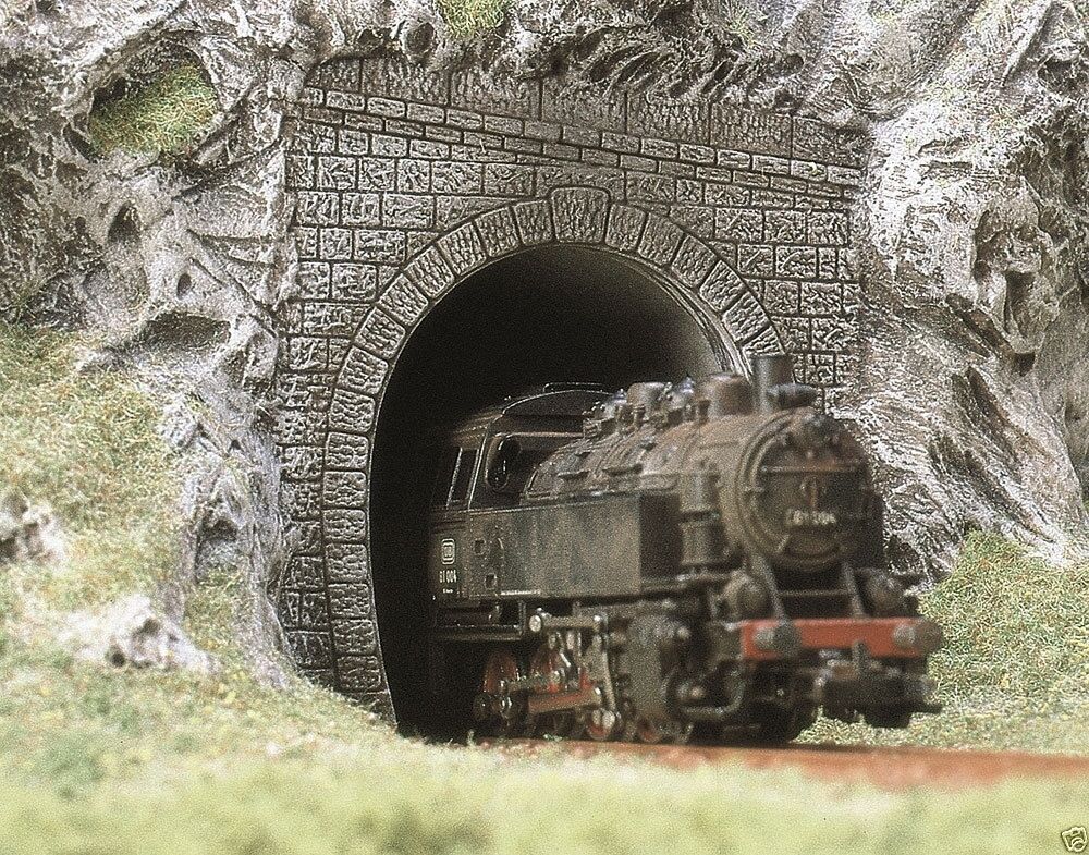 Busch H0 7025 2 Tunnel portals 1:87