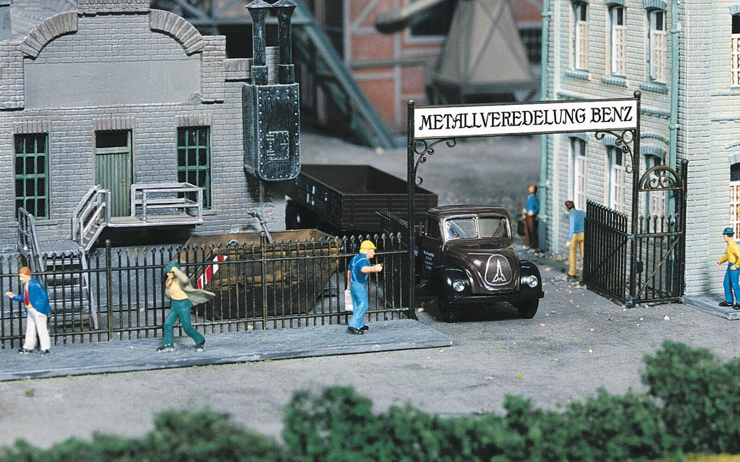Faller 180412 Iron fence with gate, 1046 mm 1:87