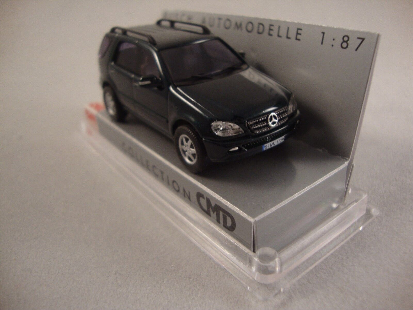 Busch 48535 Mercedes M-Klasse W 163 »CMD-Collection« met green H0 1:87