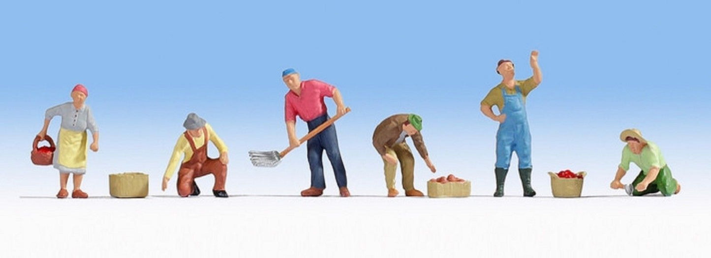 15613 Noch 1:87 Scale Harvesters (6) Figure Set