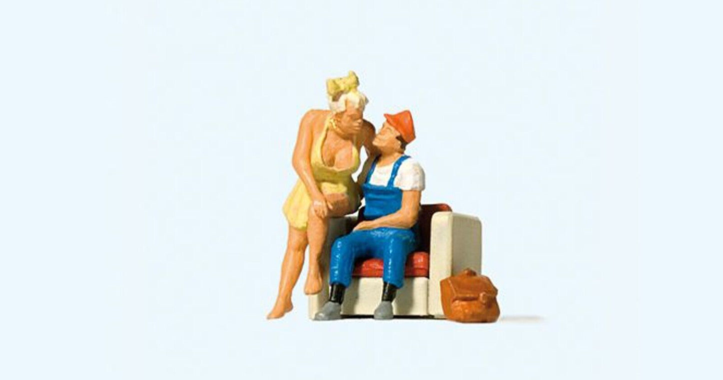 Preiser 28182 Home from a busy work day HO 1:87