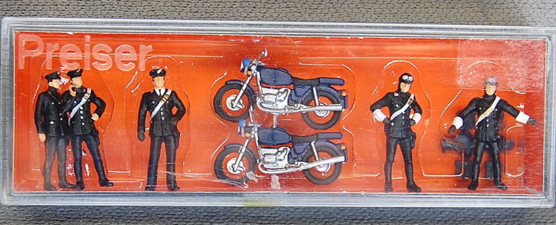Preiser 10175 - Carabinieri italiani HO 1:87