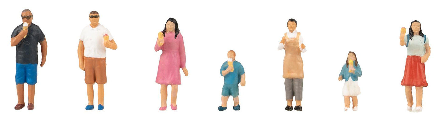 At the Ice Cream Parlour (7) Figure Set-Faller-151697 HO 1:87