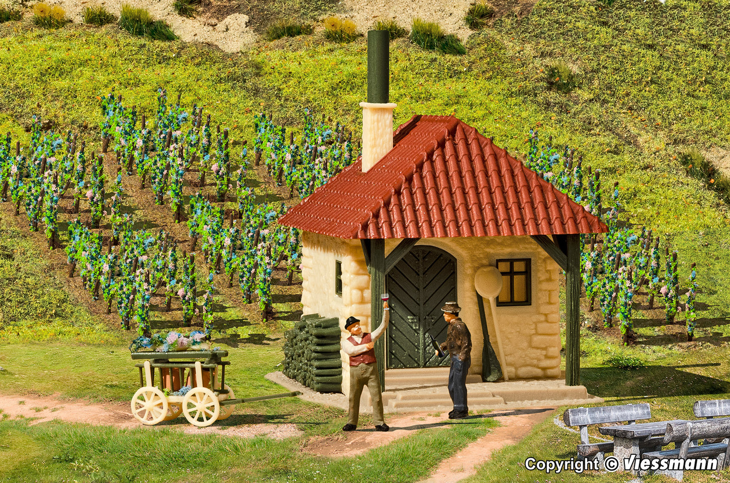 Vollmer 45129 Gauge H0 vineyard house with vines  1:87