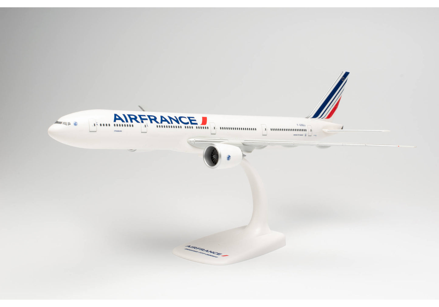 Herpa 613491 Air France Boeing 777-300ER - 2021 livery –F-GSQJ “Strasbourg”1:200