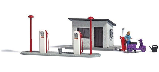 Busch 7832 Gauge H0 Action Set: Gas station and scooter 1:87