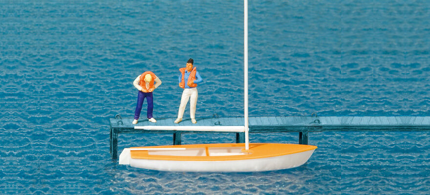 Preiser 10678 Sailors: sailing boat HO 1:87 and figures 2 figures   HO