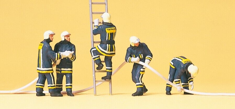 Preiser 10485 Firemen. Extinguishing the fire 1:87 .