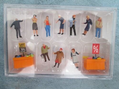 Preiser HO 10647 Bargain Bin Shoppers - 1:87 suberb detail