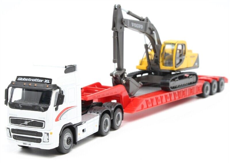 Cararama 185002  Volvo FH12 With EC210 Escavator     Great price suberb detail