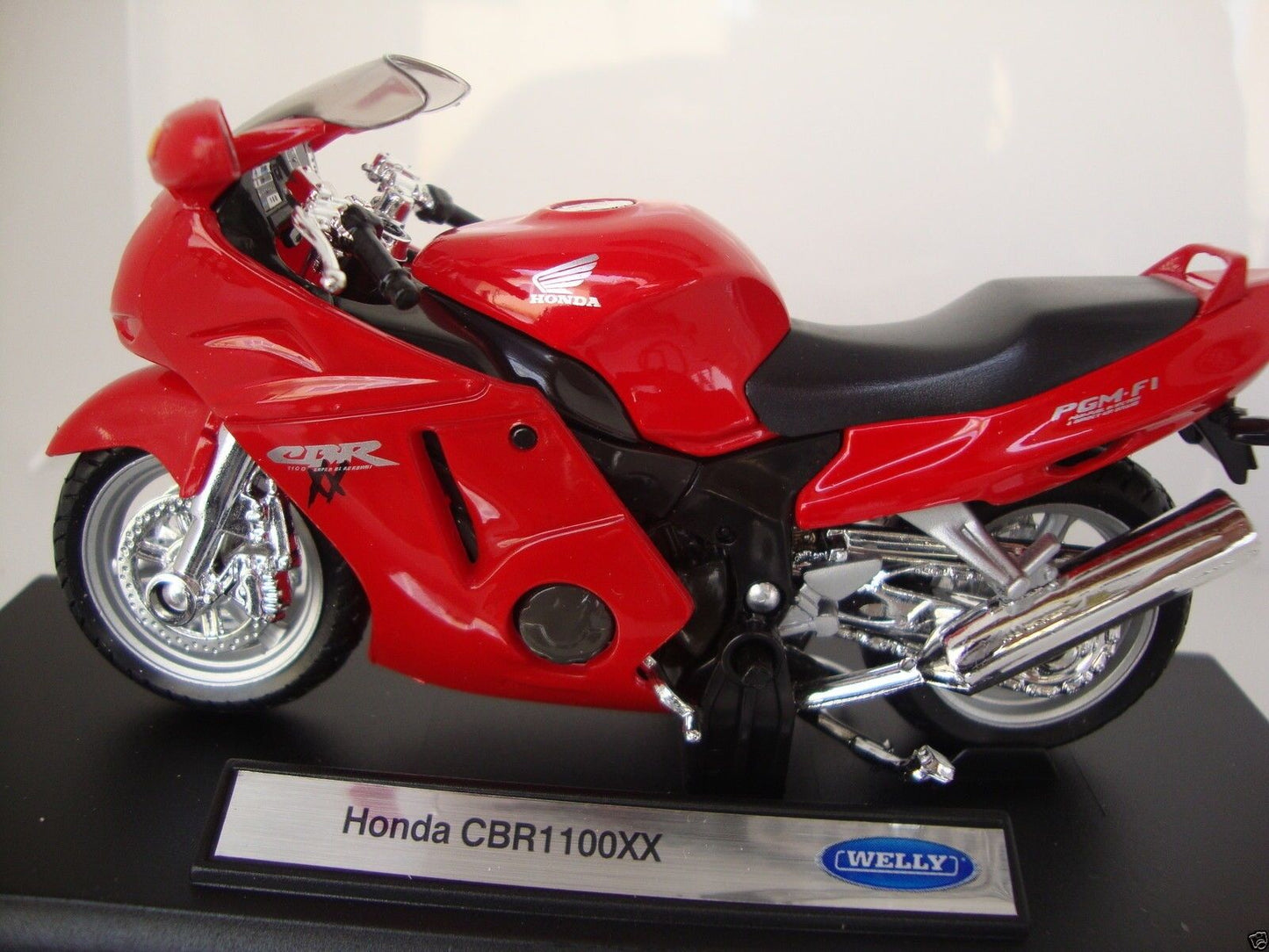 Welly 1:18 12143PW HONDA CBR1100XX suberb detail