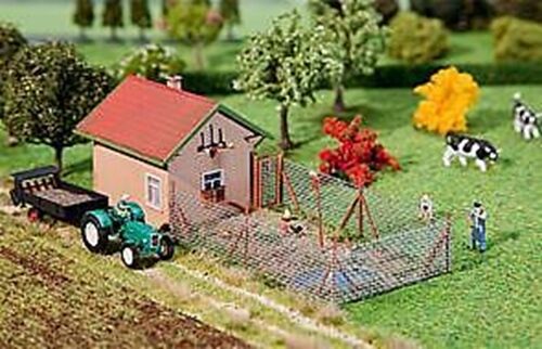 FALLER 130328 Henhouse with free run pen 1:87