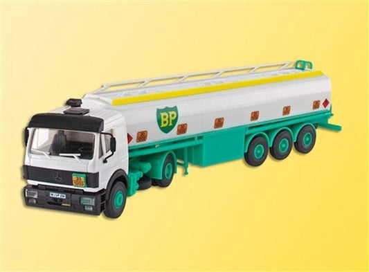 Kibri 14670 MB Actros 2axle tanker BP H0 1:87 suberb detail