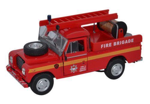 CARARAMA CRLAND3FIRE Fire Land Rover Series III - 1:43 Scale