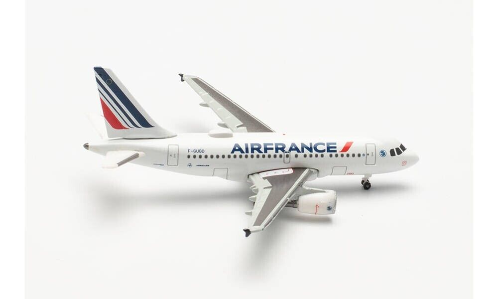 Herpa 535779   AIR FRANCE AIRBUS A318 - 2021 LIVERY – F-GUGO 1:500