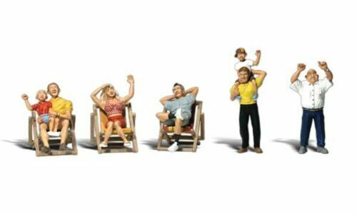 Woodland Scenics   Painted Spectators (OO/HO figures x 8) Woodland Scenics 1:87