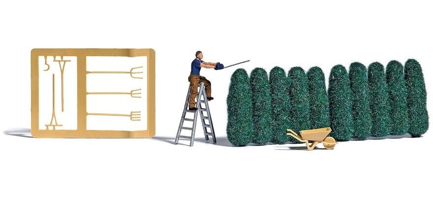 Busch 7838 Gauge H0 Action Set: Hedge trimming 1:87