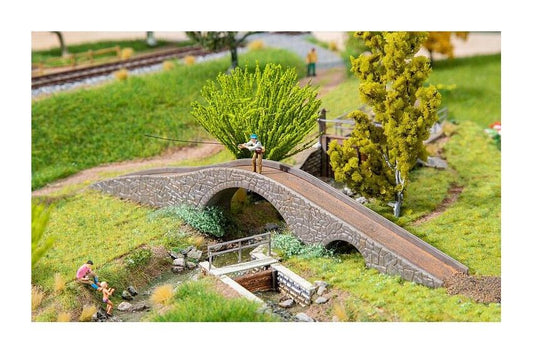 Faller 120526 2 pedestrian bridges  1:87