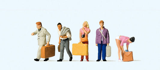 Preiser 10670 Passengers at the train station  1:87